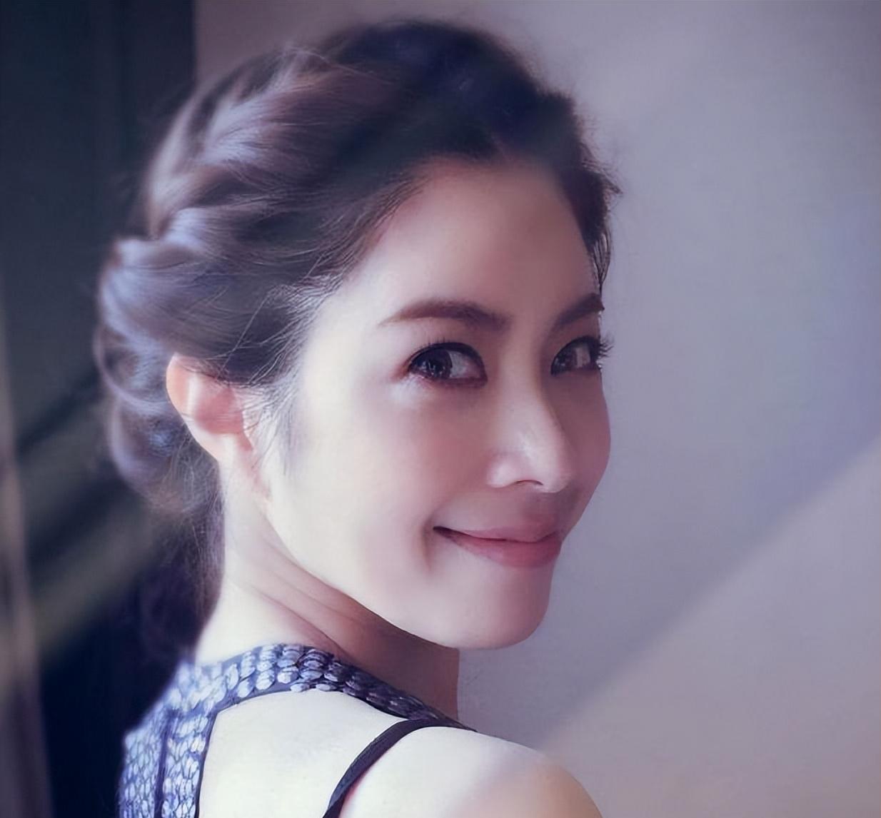 45岁徐怀钰首谈婚姻,从小和继父生活,感叹:一点都不想怀孕生子!