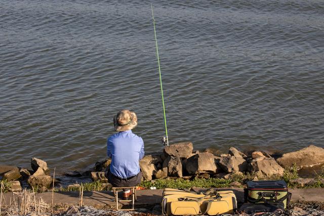 |钓鱼:值不值得配置一台探鱼器