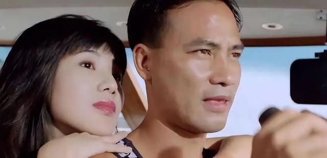 关秀媚|57岁关秀媚：放弃大导演王晶后，与小7岁男友同居17年未婚无子