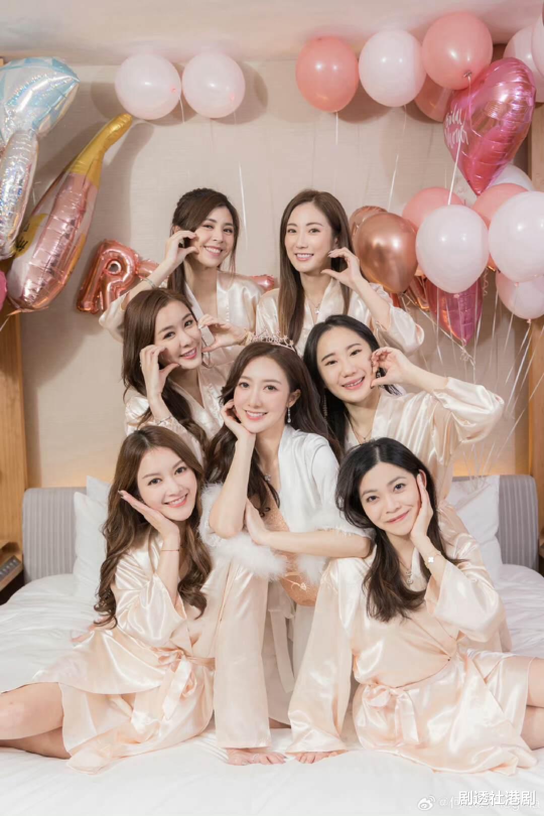 TVB力捧小花举行婚前派对!与一班姐妹浴袍造型亮相,月底做新娘