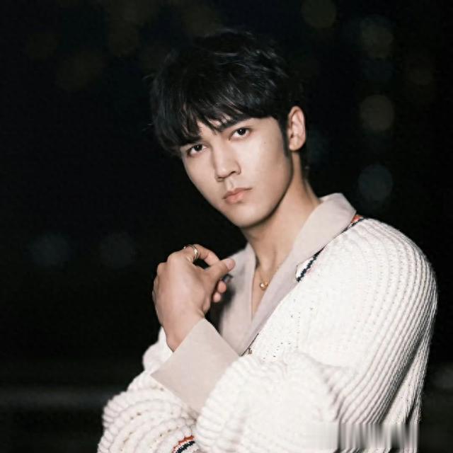 郭碧婷怀三胎?虞书欣素质低?黄明昊掰弯林一?