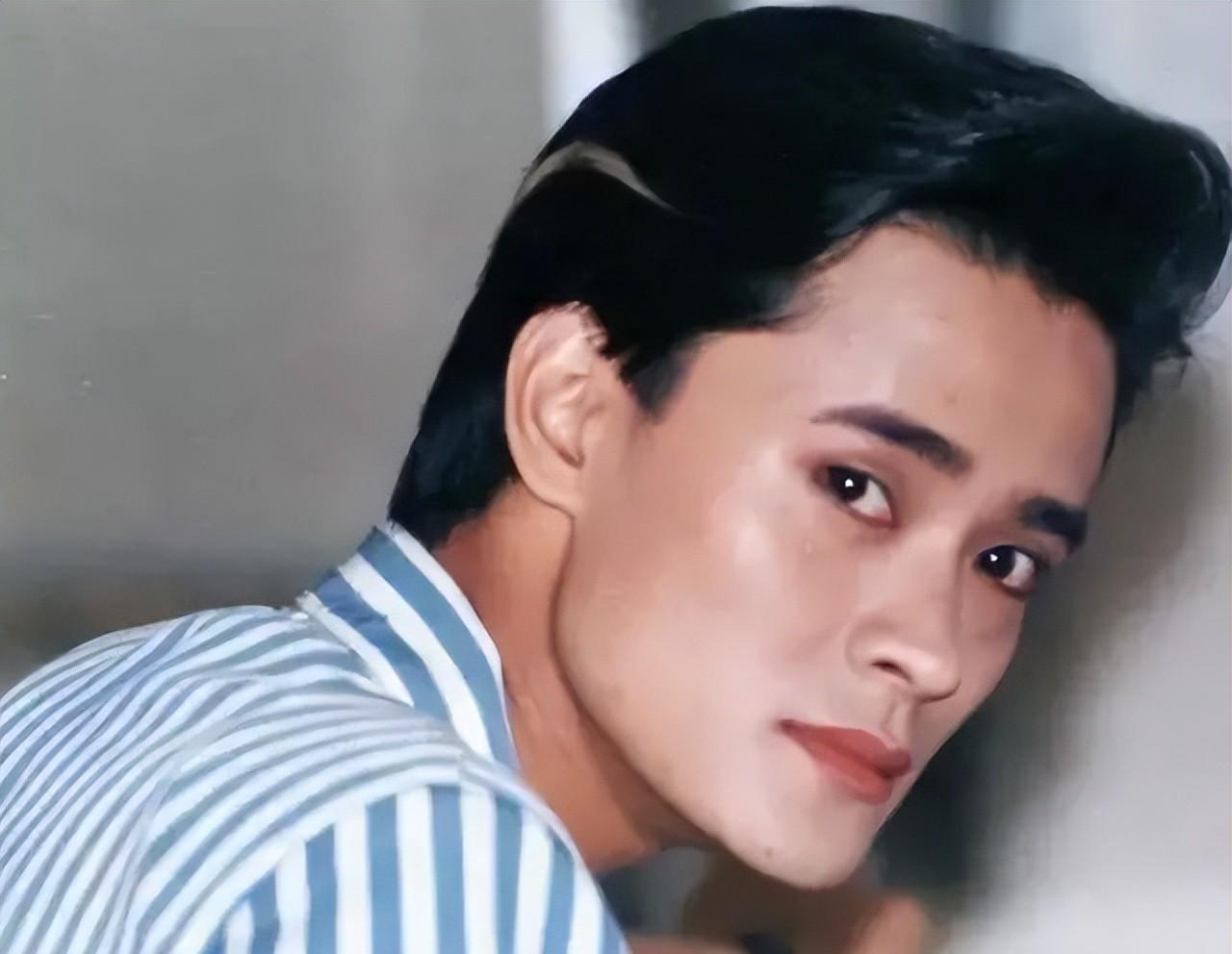 曾红过毛宁,却在梅艳芳出殡之日去世,内地第一男歌手为何如此?