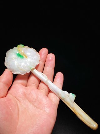 翡翠|清中期 老坑飘绿翡翠 荷叶纹 如意摆件把件