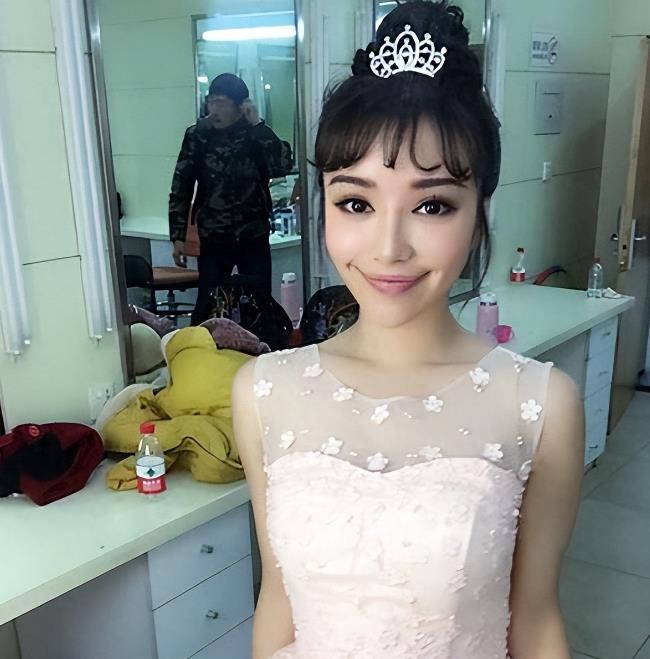 事实证明,央视看走眼了,节目已停播!主持人没有你想的那么简单