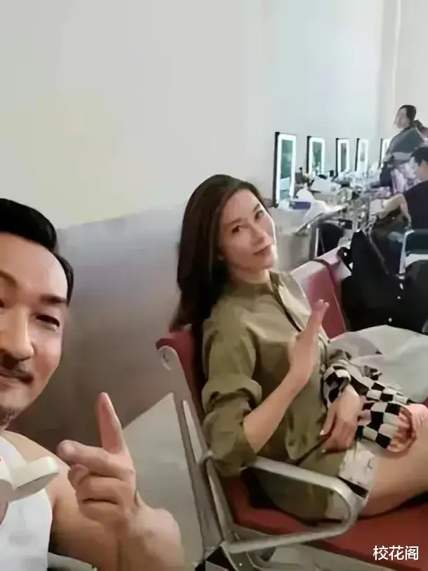 曝黎淑贤痛恨成龙，爱当大哥让卢惠光不能顾家，只给工资不算片酬