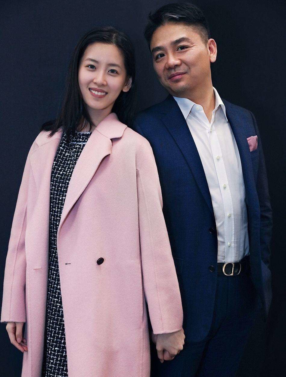 章泽天|29岁章泽天近照认不出！穿着成熟略显老态，面部消瘦下巴凸出