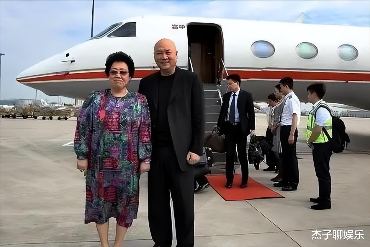 陈丽华立遗嘱:儿女每人一百亿,余下归唐僧老公?网友评论太扎心