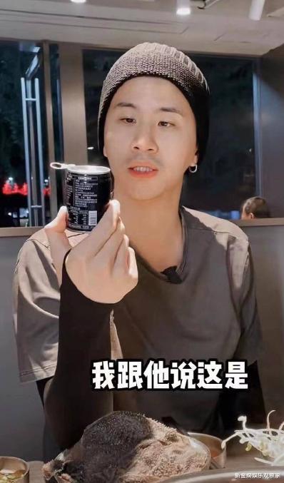 李坤城|安崎在男友店里帮顾客带孩子，心疼男友被曝光，爱豆成了恋爱脑？