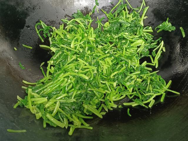 萝卜|秋冬季“钙王”,含钙量是牛奶的3倍,遇见多囤些能吃到明年开春