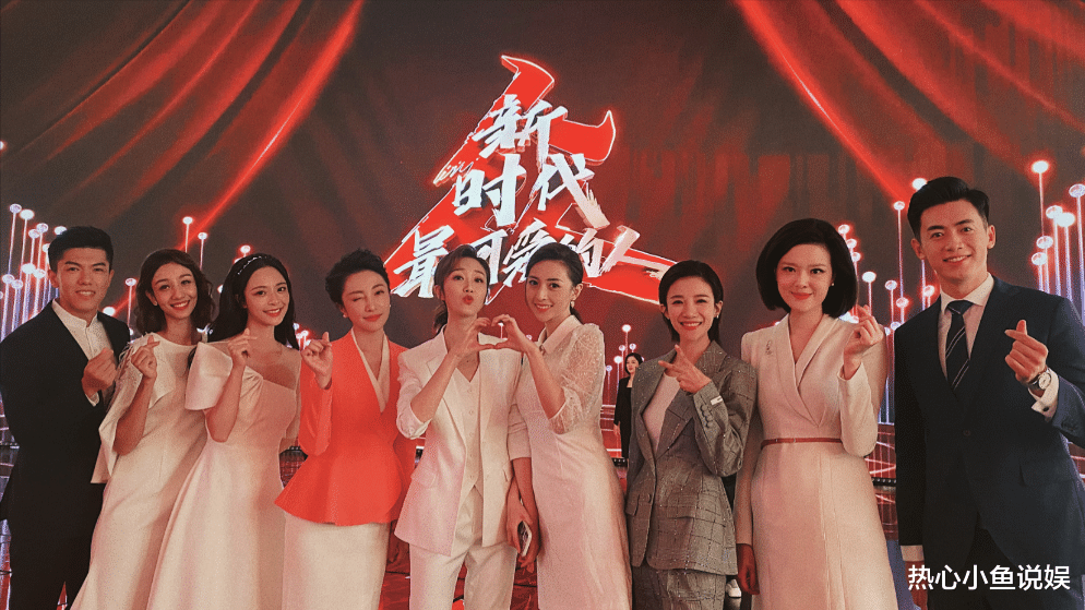 央视主持人工作岗位大调整，康辉存在感降低？李七月后来居上