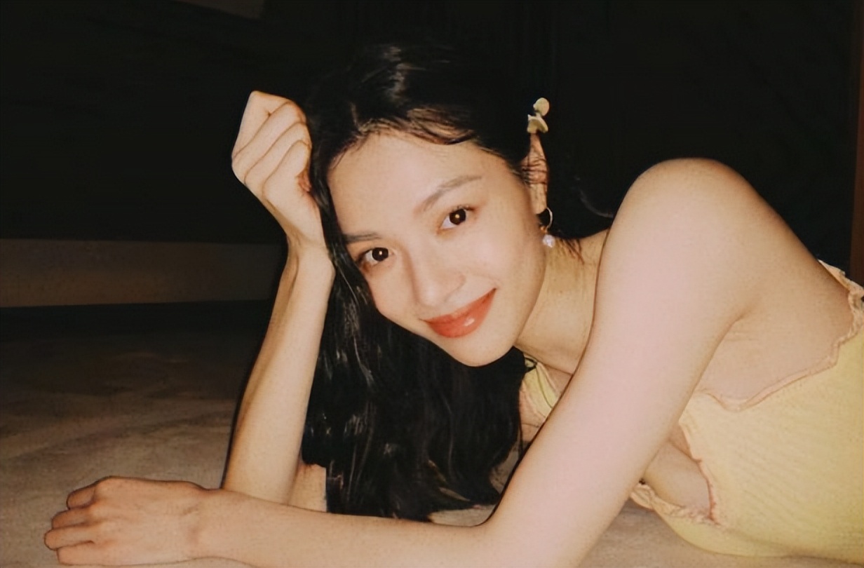 出轨?曝钟楚曦新恋情,与侯雯元街头拥抱,张云龙深夜发文疑回应