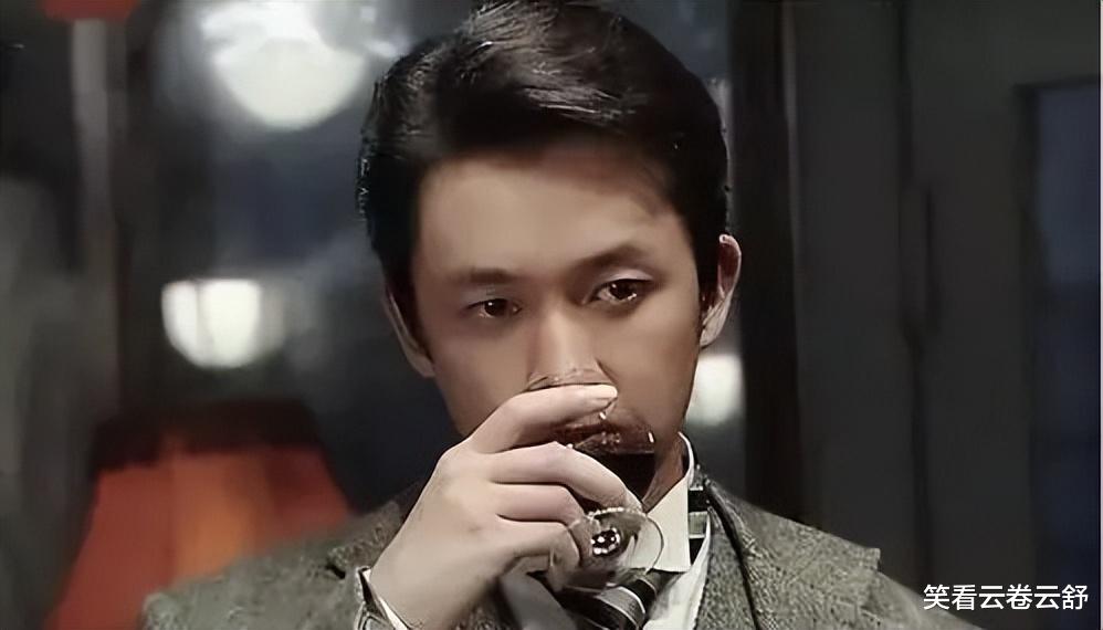 年轻时帅出天际，年老时“丑绝人寰”男明星，岁月真是一捧猪饲料