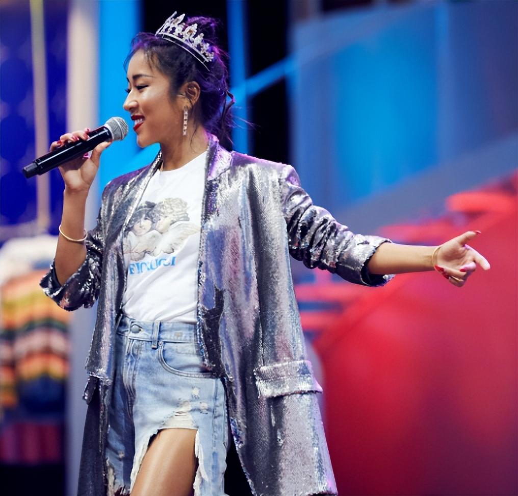 吉克隽逸|卖惨造假、知三当三，又当又立的吉克隽逸，淳朴人设终于崩塌了