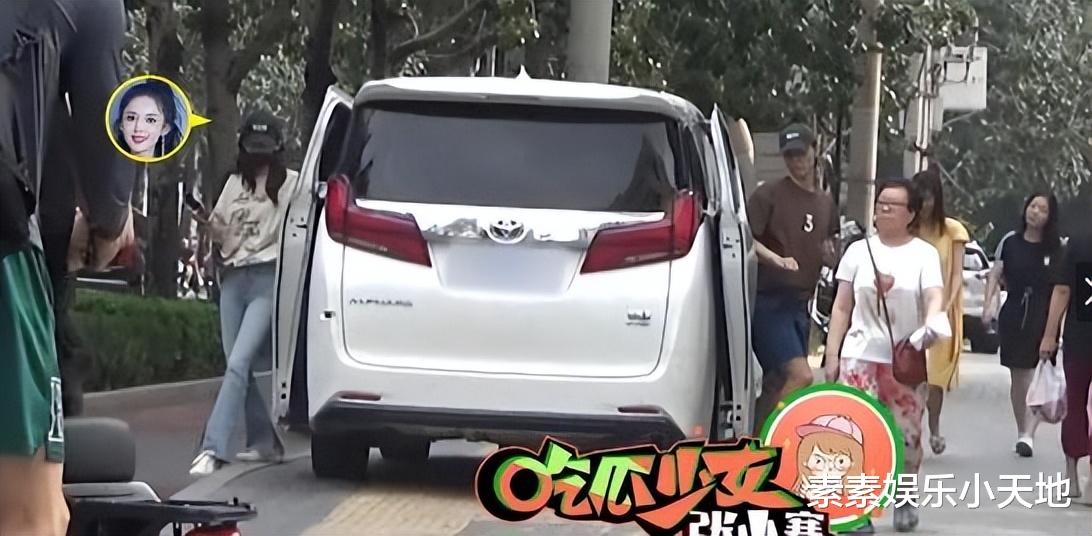 古力娜扎与秦亦铭一起回家,两人疑似已经同居的细节被扒