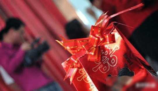 一位女员工发出50份邀请，却无人出席，次日即离职