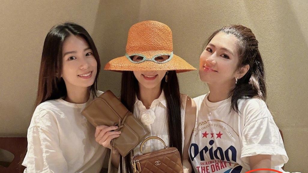 ella|SHE合体为42岁Ella庆生，送万元包包，Selina挺孕肚素颜状态极佳