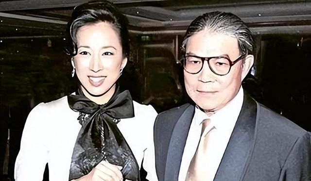 曝65岁朱玲玲离婚再次净身出户，她的一辈子都在为长子霍启刚铺路