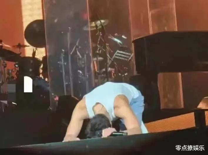 离开两年后王力宏复出，门票卖出18000张，憔悴沧桑情绪失控