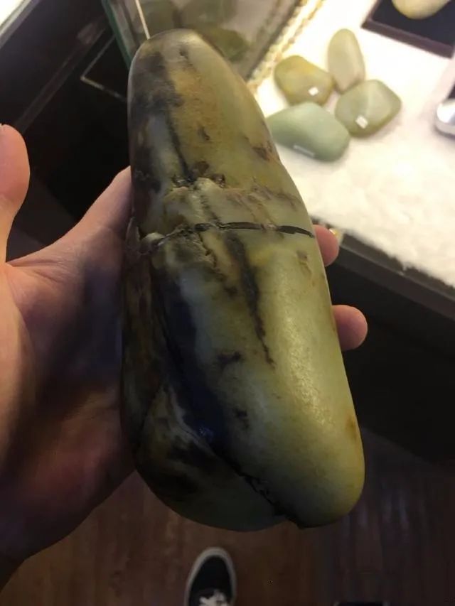 翡翠|白、粉、青、碧、红,2023哪个玉种更受追捧?