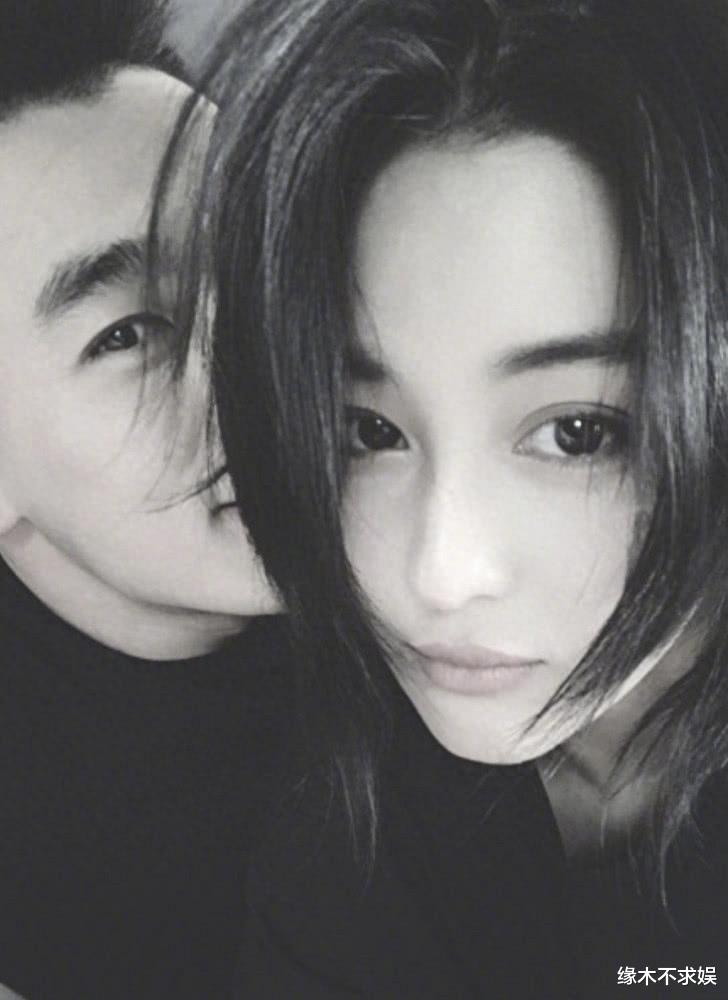 36岁张馨予和老公出游,老公变黑变壮认不出,全程拎包拍照引争议