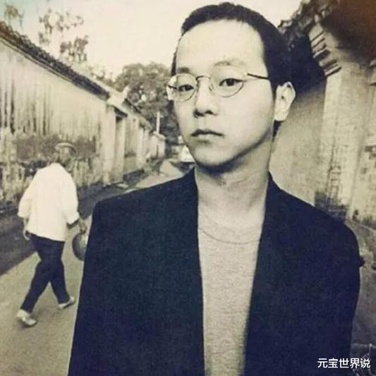 如今的窦唯成了邋遢老头，他真的这么穷了吗？其实我们都想错了