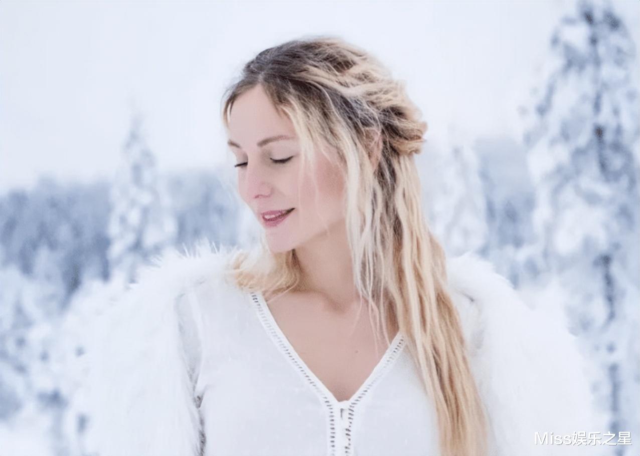 硬核网红美女隐居森林10年,在冰水中沐浴,被誉为北欧李子柒