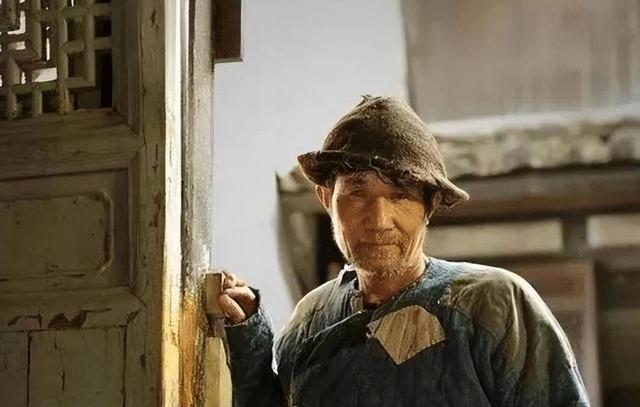 鲁迅玩伴闰土:57岁累死后,留下5子,如今后代终于实