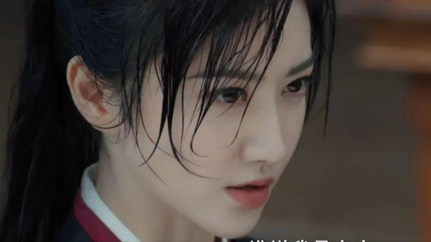 没想到，快到年底了，35岁景甜会以这种的方式，打出一副“王炸”