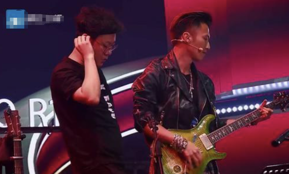 |好声音录制人员爆猛料，谢霆锋坚守原则不收转腚费，薛之谦被针对