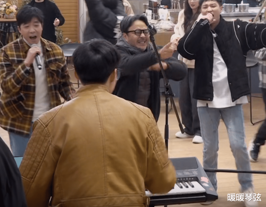 王昱珩|13年了，俞灏明再次和汪涵在综艺节目中同框，面对镜头大方自信