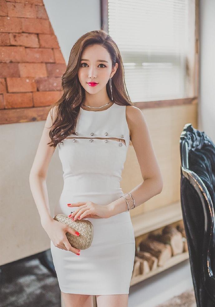 杨幂宣布恋情:“我已经躲了十八年了,不会再装了”,外界总是对杨幂刮目相看