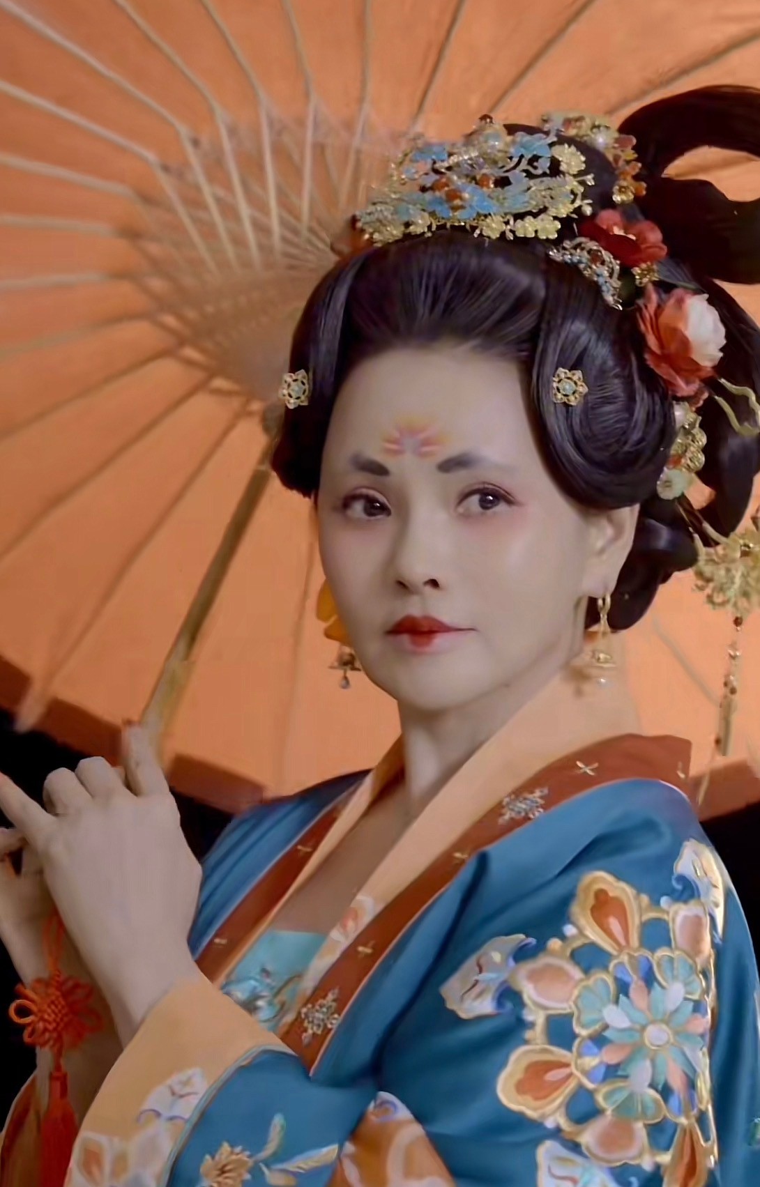 同样是唐妆,把谭松韵杨紫和伊能静放一起看,女星审美差距就出来了