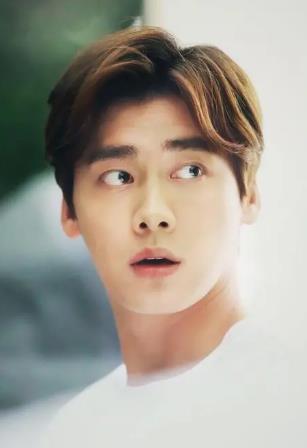 李易峰:很可恨也很可悲“退网”不到1年,再看他如今的“窘境”