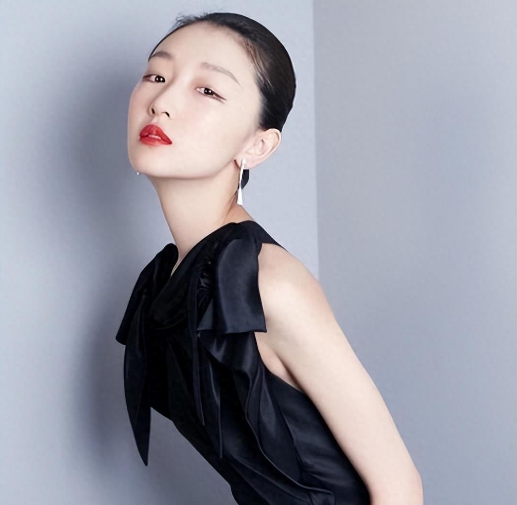 曾志伟拽的不是周冬雨的手,而是整个娱乐圈的丑陋,两人到底什么关系