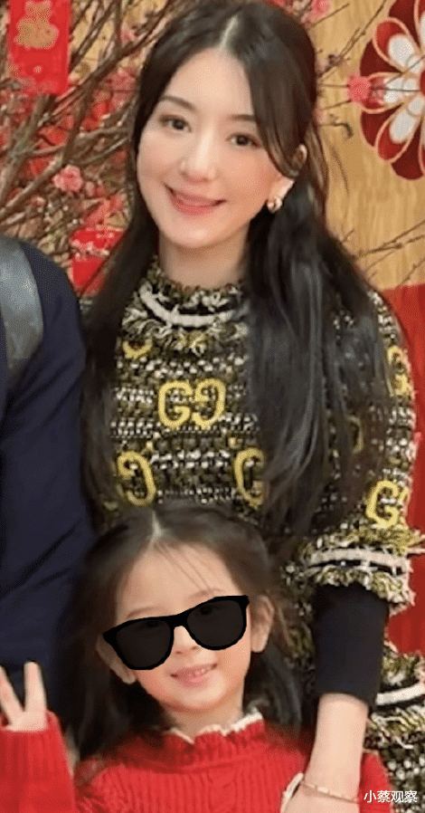 郭富城|方媛春节晒全家福,57岁郭富城头发乌黑,俩女儿一个像爸一个像妈