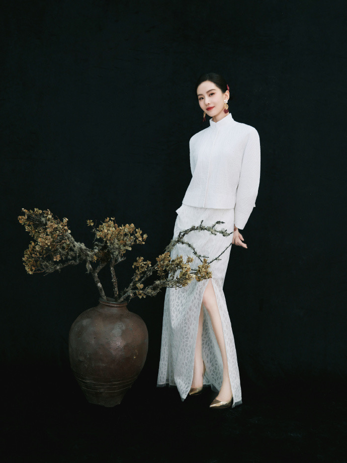 刘诗诗穿新中式服装,清新气质温婉韵味十足呀