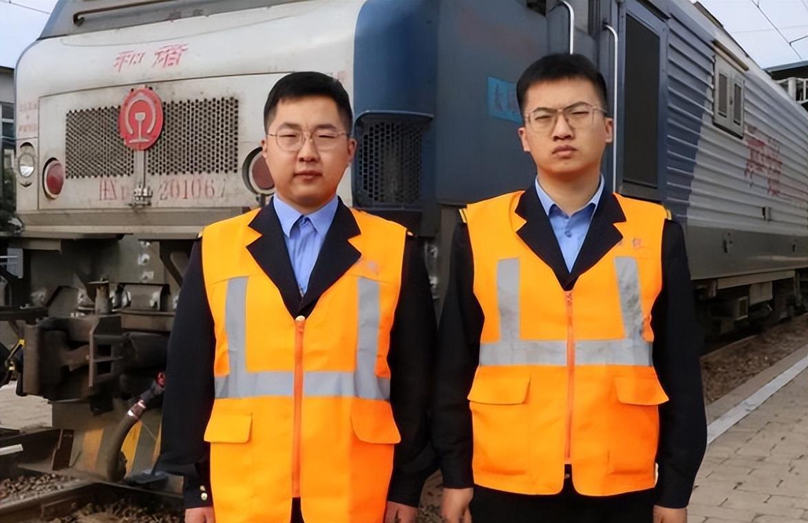 求职|铁路局将开始春招，五险一金待遇佳有编制，三类学生报考更有优势