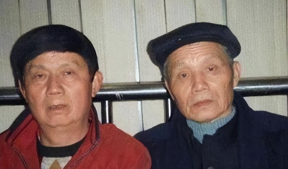 成龙|2013年,成龙回安徽老家认祖归宗,只在穷大哥家待了十多分钟