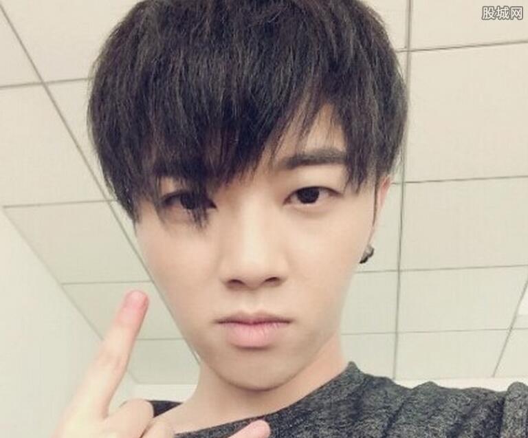 华晨宇|大瓜！网曝华晨宇不信任张碧晨，在认女儿前做了两次亲子鉴定