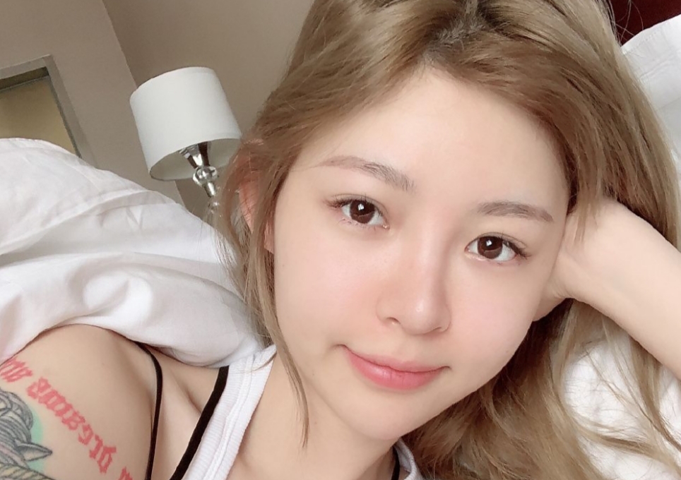 |痞幼49岁男友露脸,需要付费六元观看,围观人数达到30万