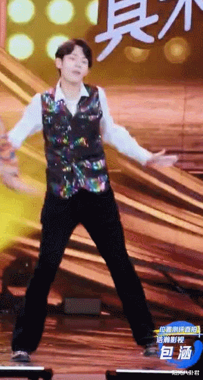 穿高跟、垫肩膀、假肌肉,男明星为显身材频闹笑话,还有男人味吗