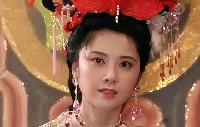 71岁朱琳亲身示范：不烫老年头，不穿老年装，到老都没老土大妈感