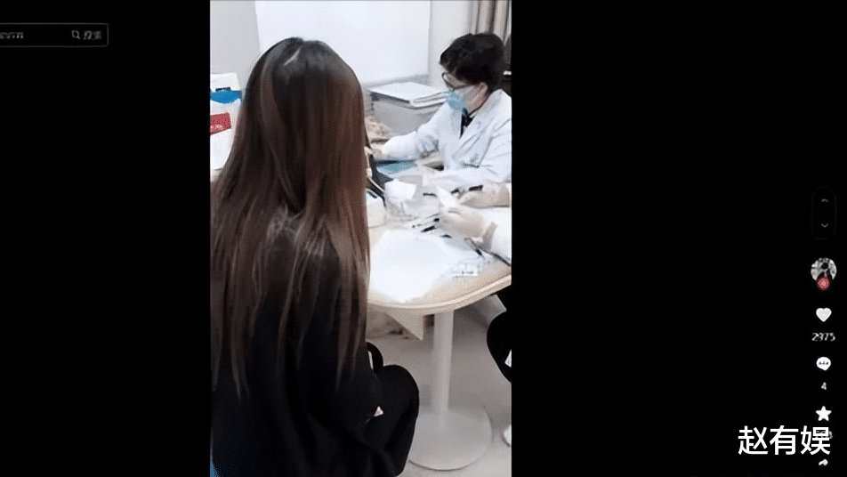 |陈萌独自去做产假，手拿B超单沉默不语，发文24字评价朱小伟