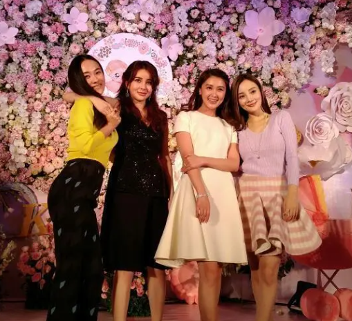 杨幂|杨幂被“踢出”泰迪姐妹团,让我看到了娱乐圈的“残酷”缩影