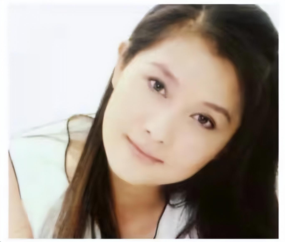 演员侯继林：嫁给孙松24年无儿无女，却被婆婆和丈夫宠成宝