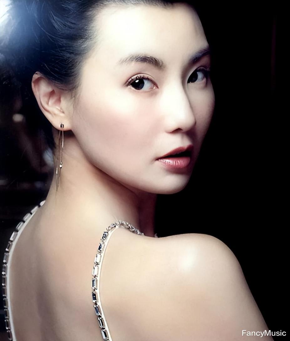 “影后”张曼玉:独居贫民区,58岁不婚不育,她究竟在追求什么?