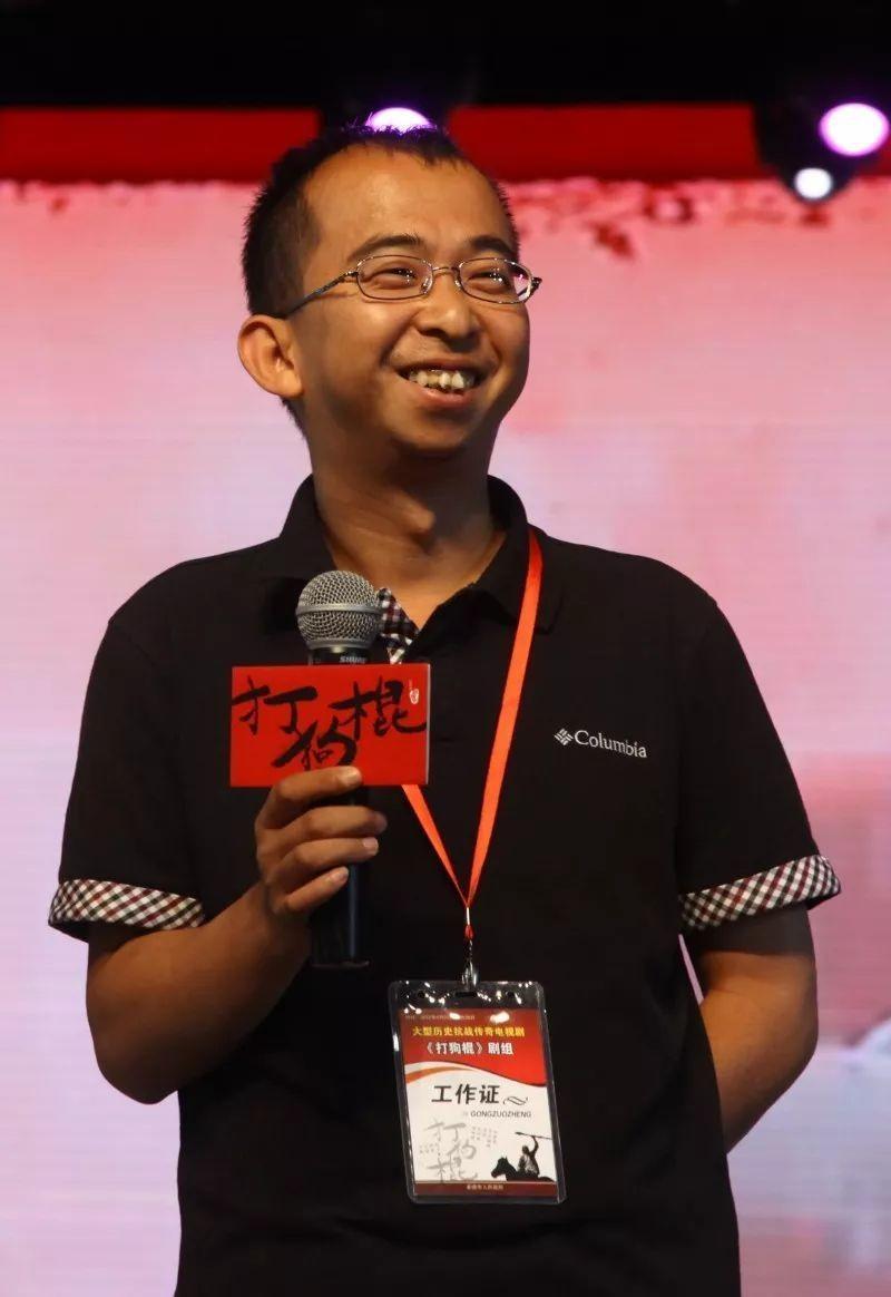 演艺圈|演艺圈这4位又丑又矮的男演员,凭啥还能娶得美娇娘