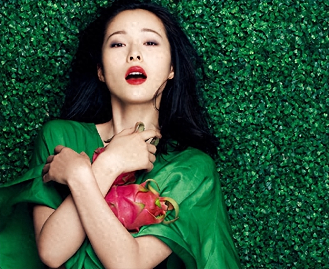 到处认干爹干哥,专找金主献身上位,“文艺女神”江一燕现形记