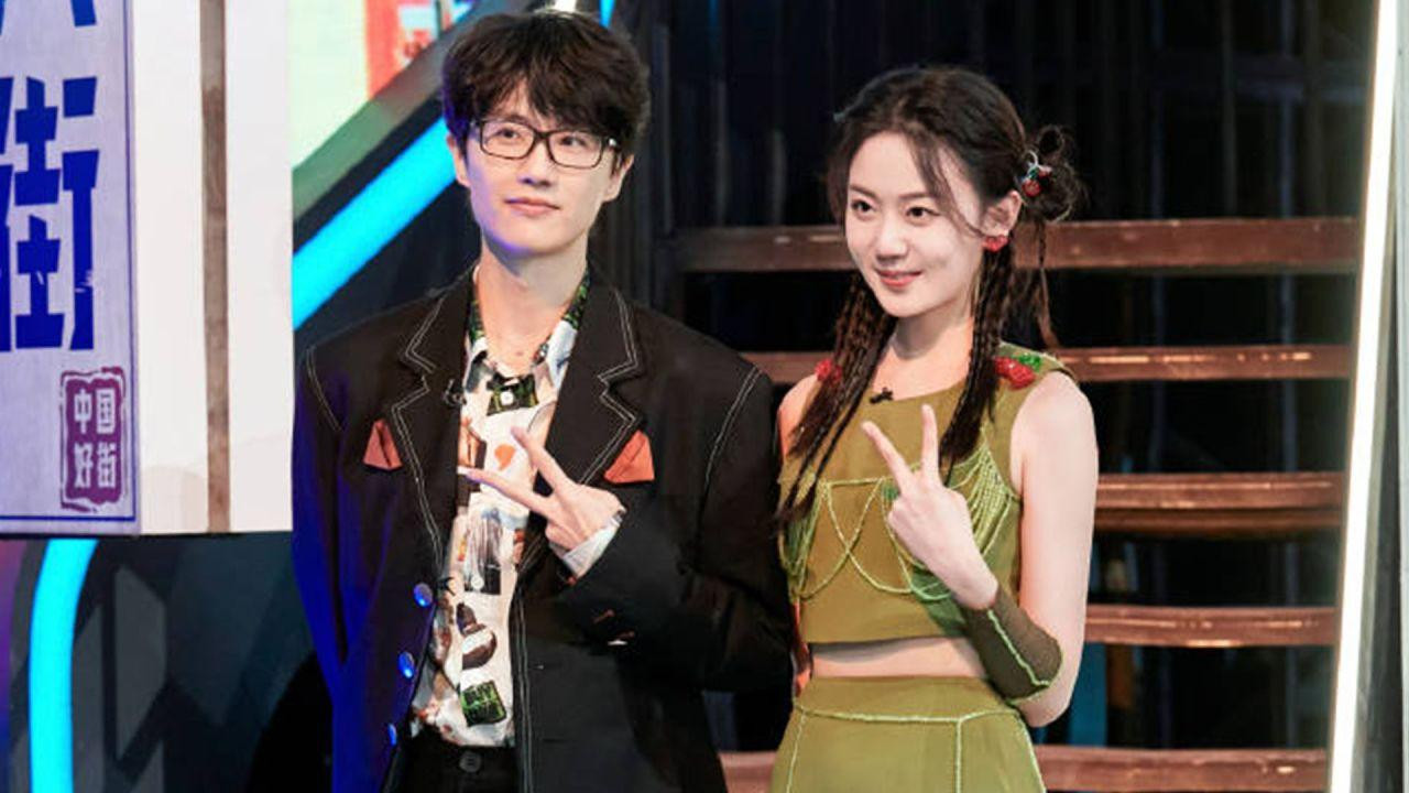 许嵩|大瓜！娱记曝顶流歌手出轨选妃，女方被骗拍私密照，许嵩无辜躺枪