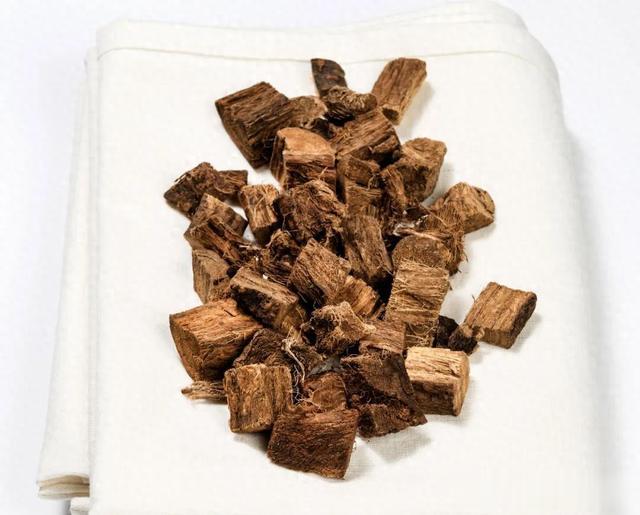 这种中药被称为“血管支架”，煮粥时加一把，还能美颜护肝！